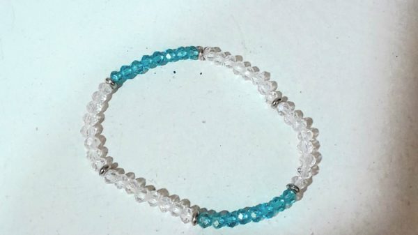 Pulsera blanca y celeste